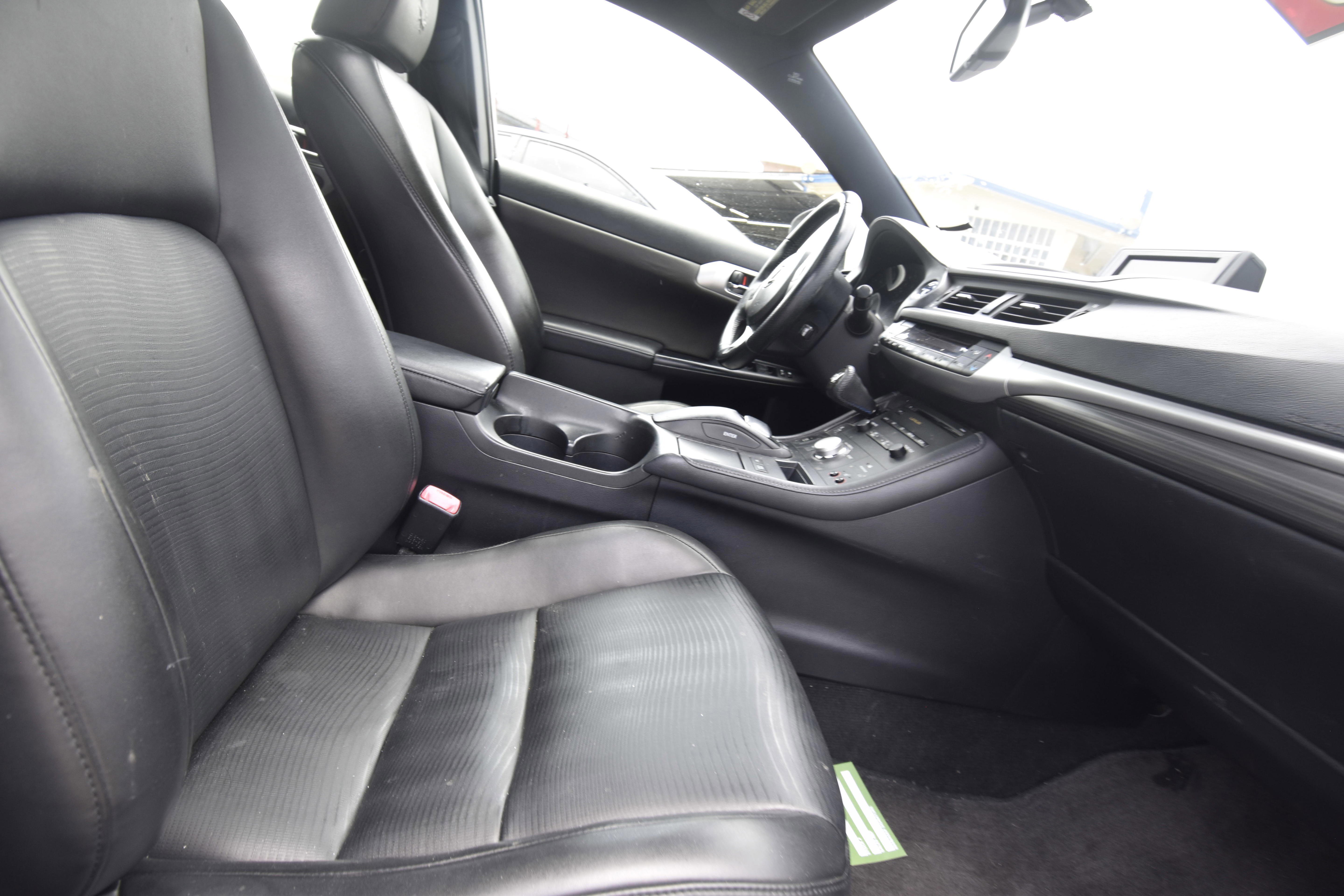 Used 2012 Lexus CT 200h image 16