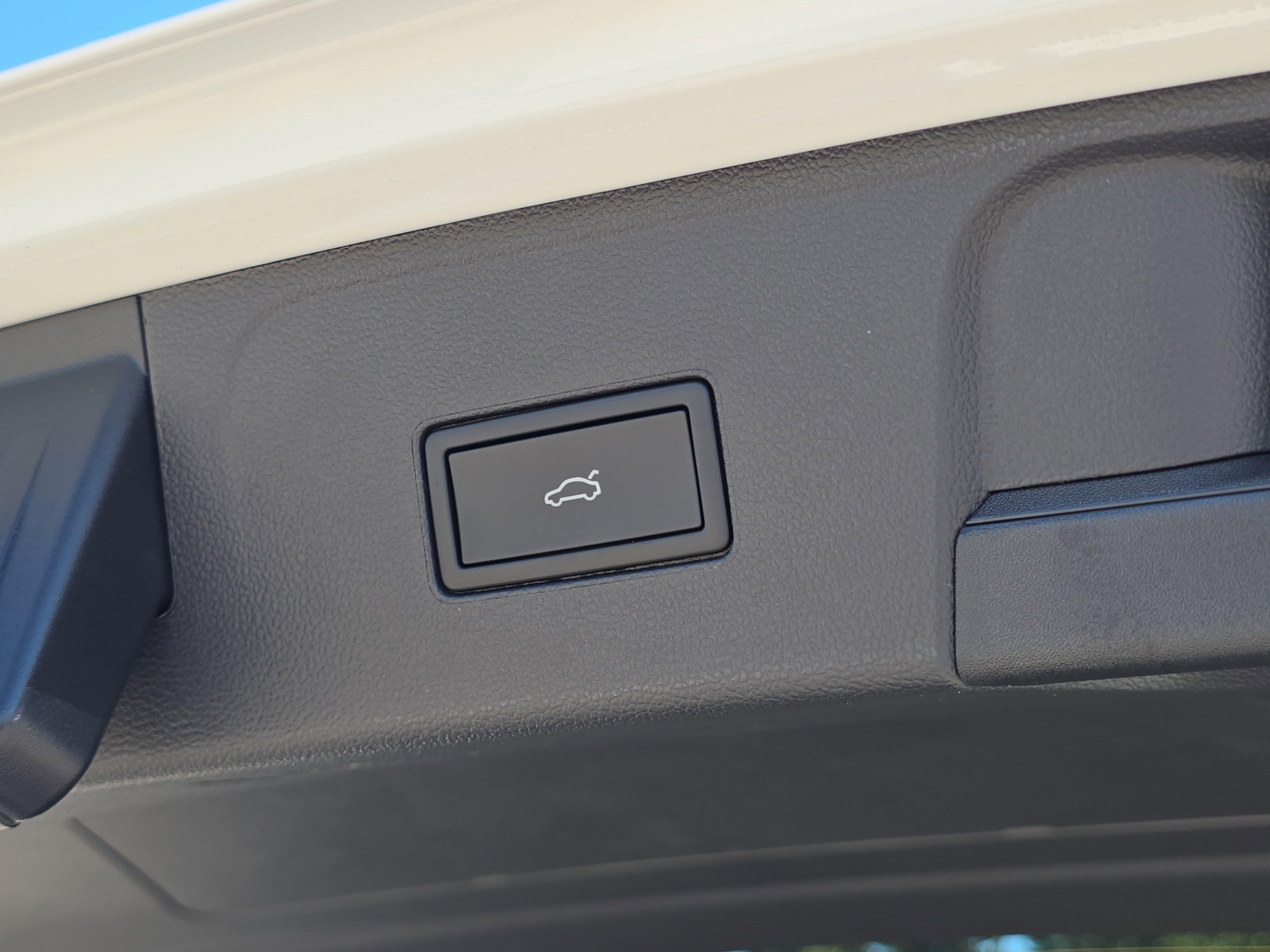 New 2026 Volkswagen Atlas SE image 10