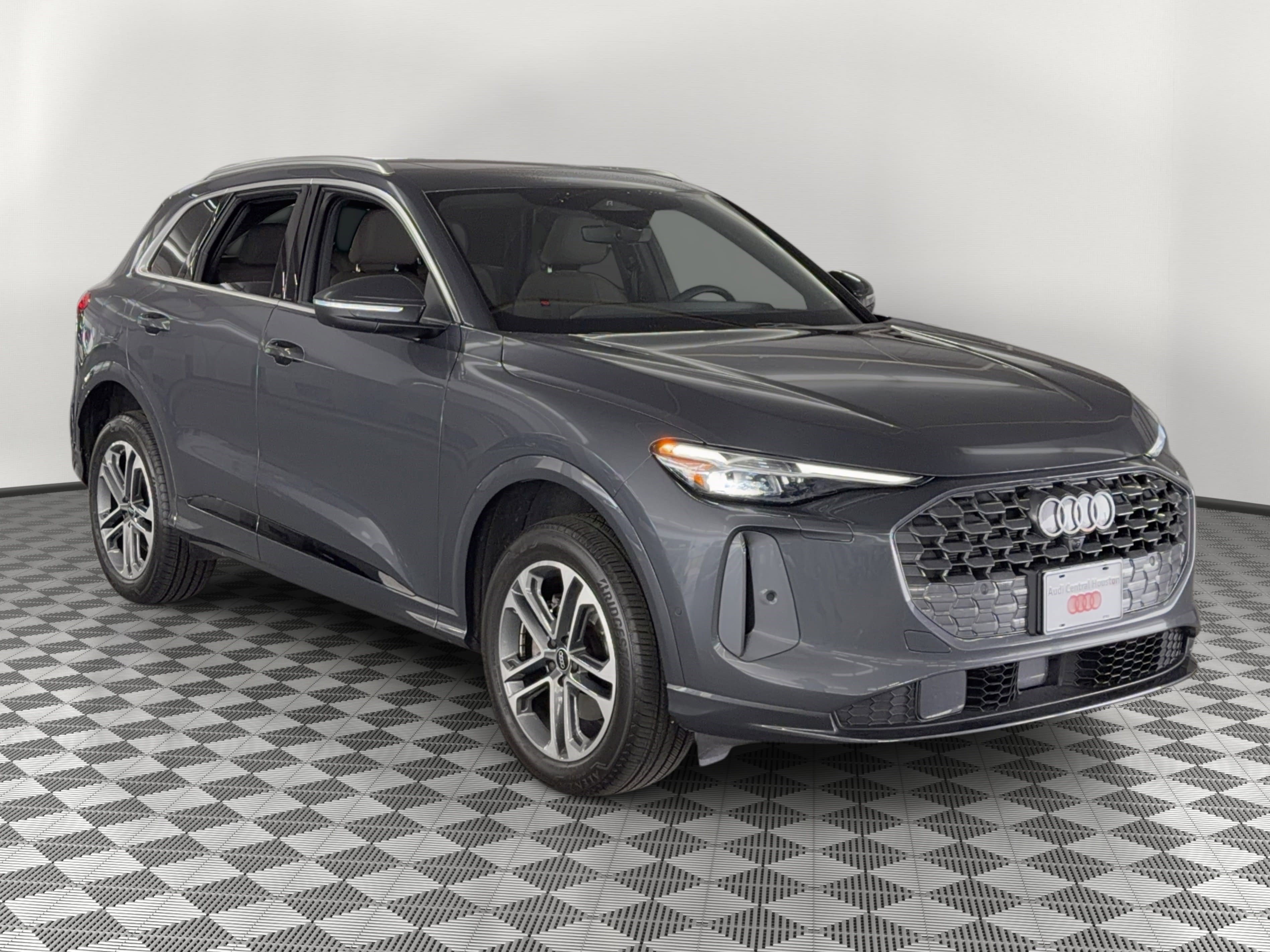 Certified 2025 Audi Q5 Premium Plus w/ Premium Plus image 7