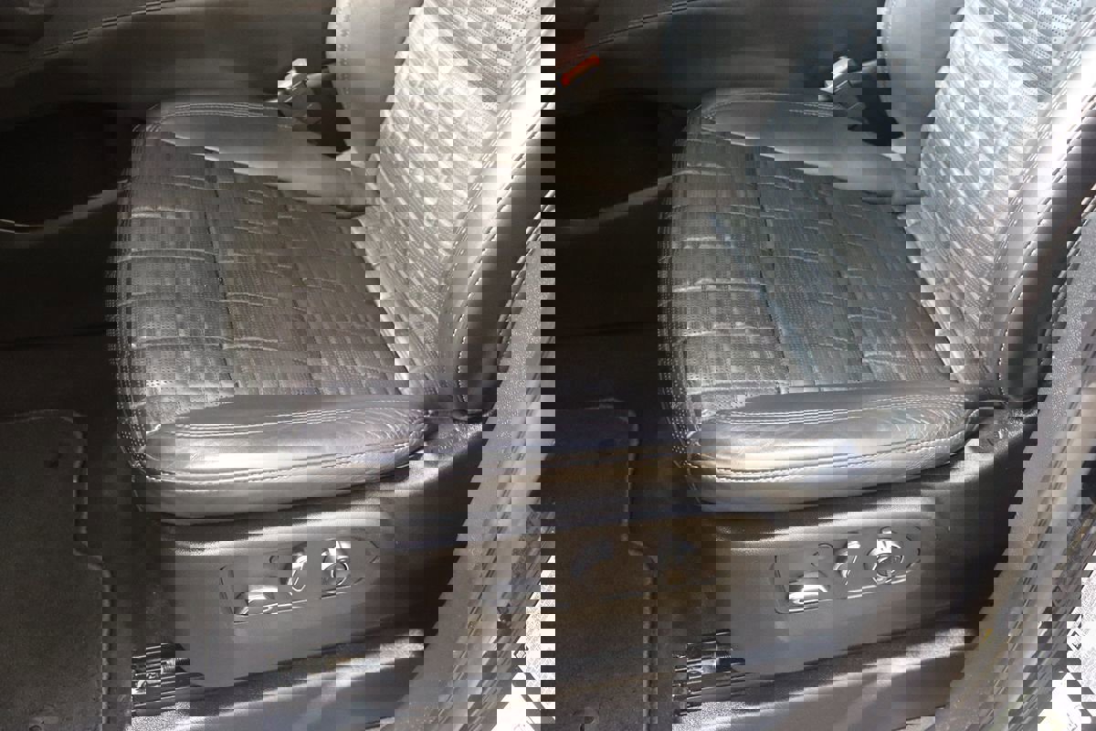 Used 2022 Cadillac Escalade Sport Platinum w/ LPO, ONYX Package image 31