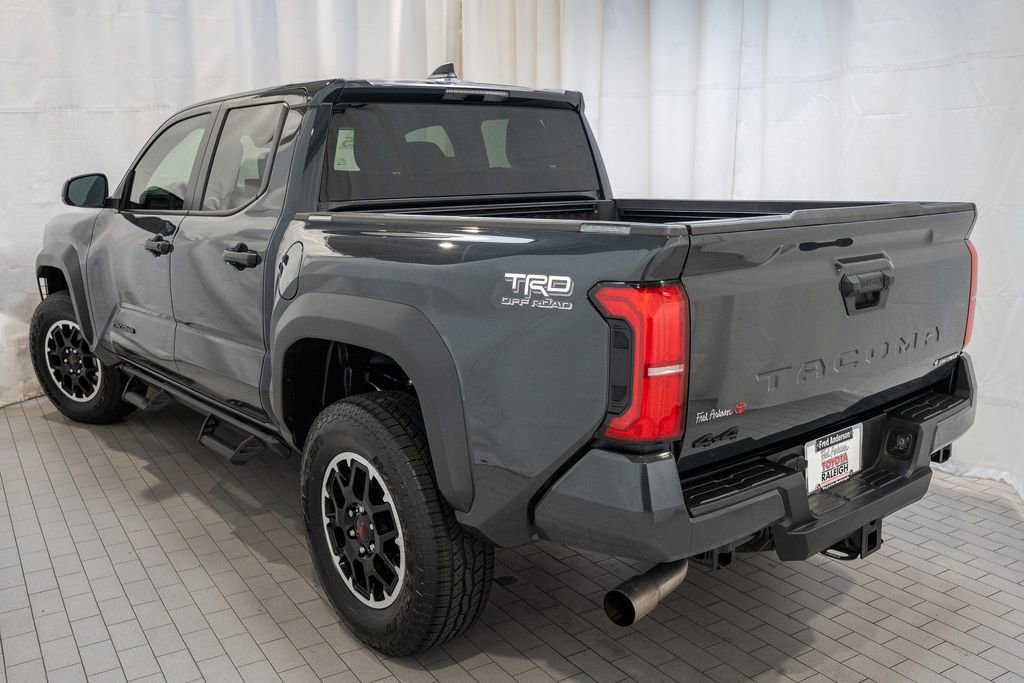 Used 2025 Toyota Tacoma TRD Off-Road image 3