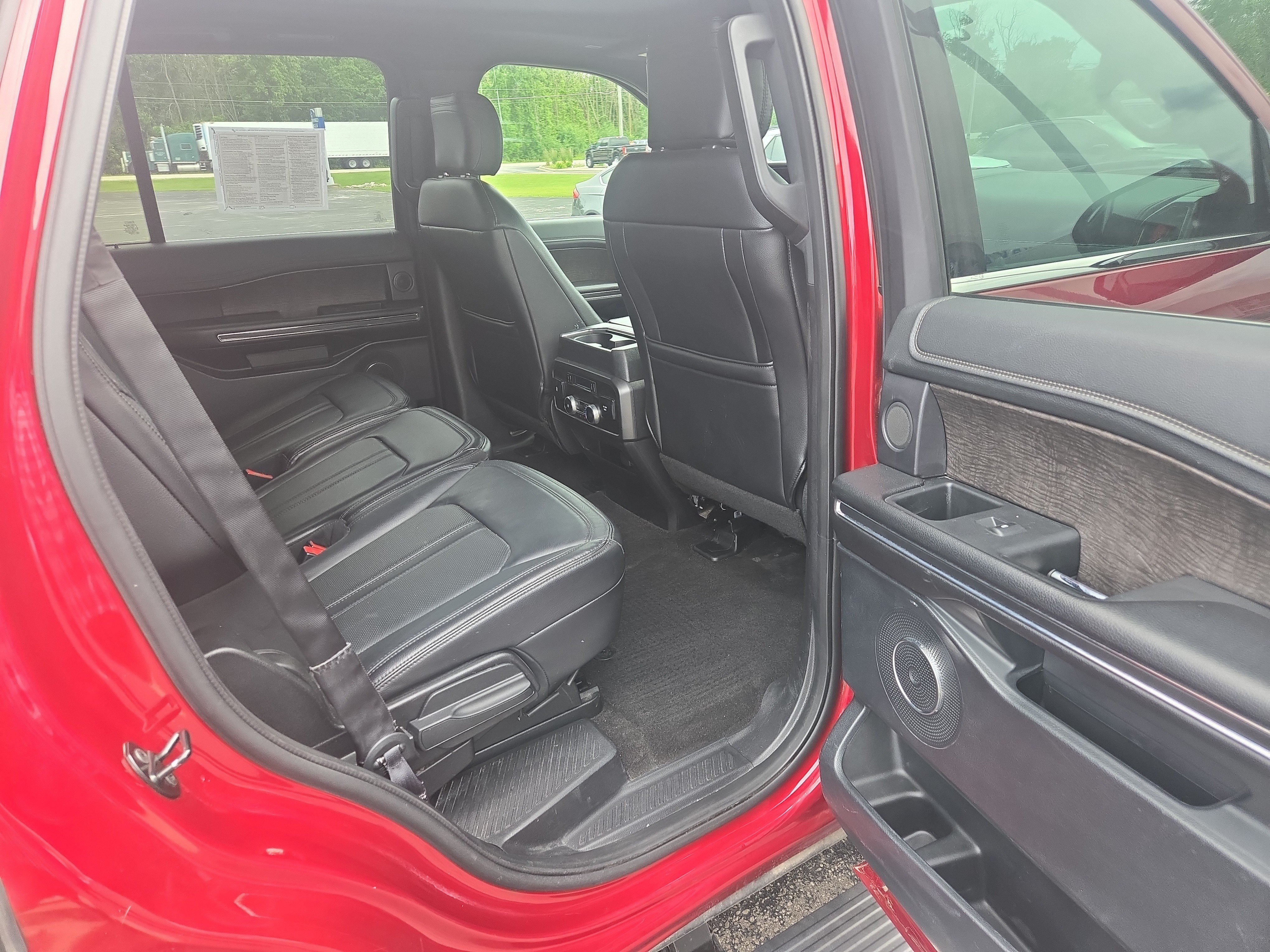 Used 2019 Ford Expedition Limited w/ Driver Assistance Package AWD/4WD image 14