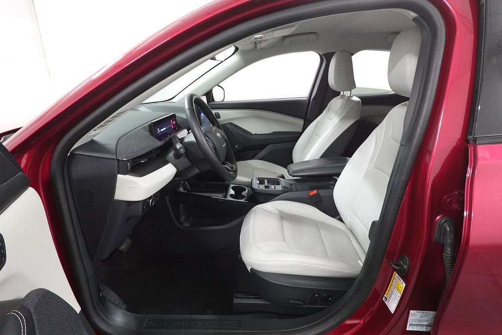 Used 2025 Ford Mustang Mach-E Premium AWD/4WD image 27