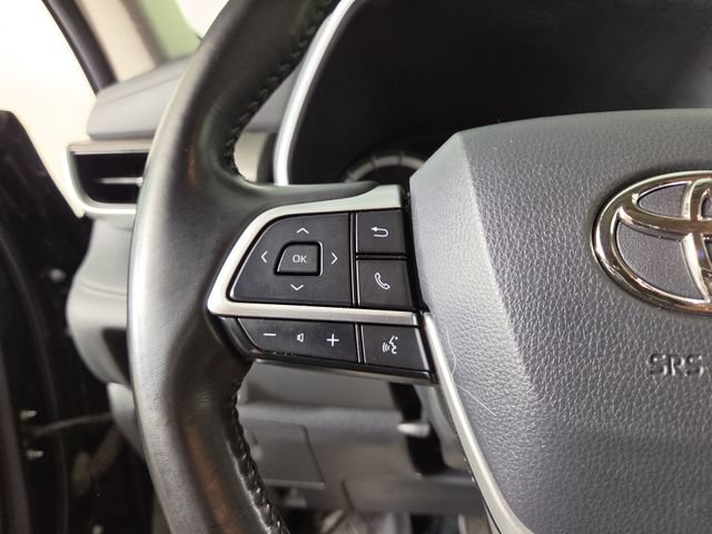 Used 2022 Toyota Highlander XLE FWD image 23
