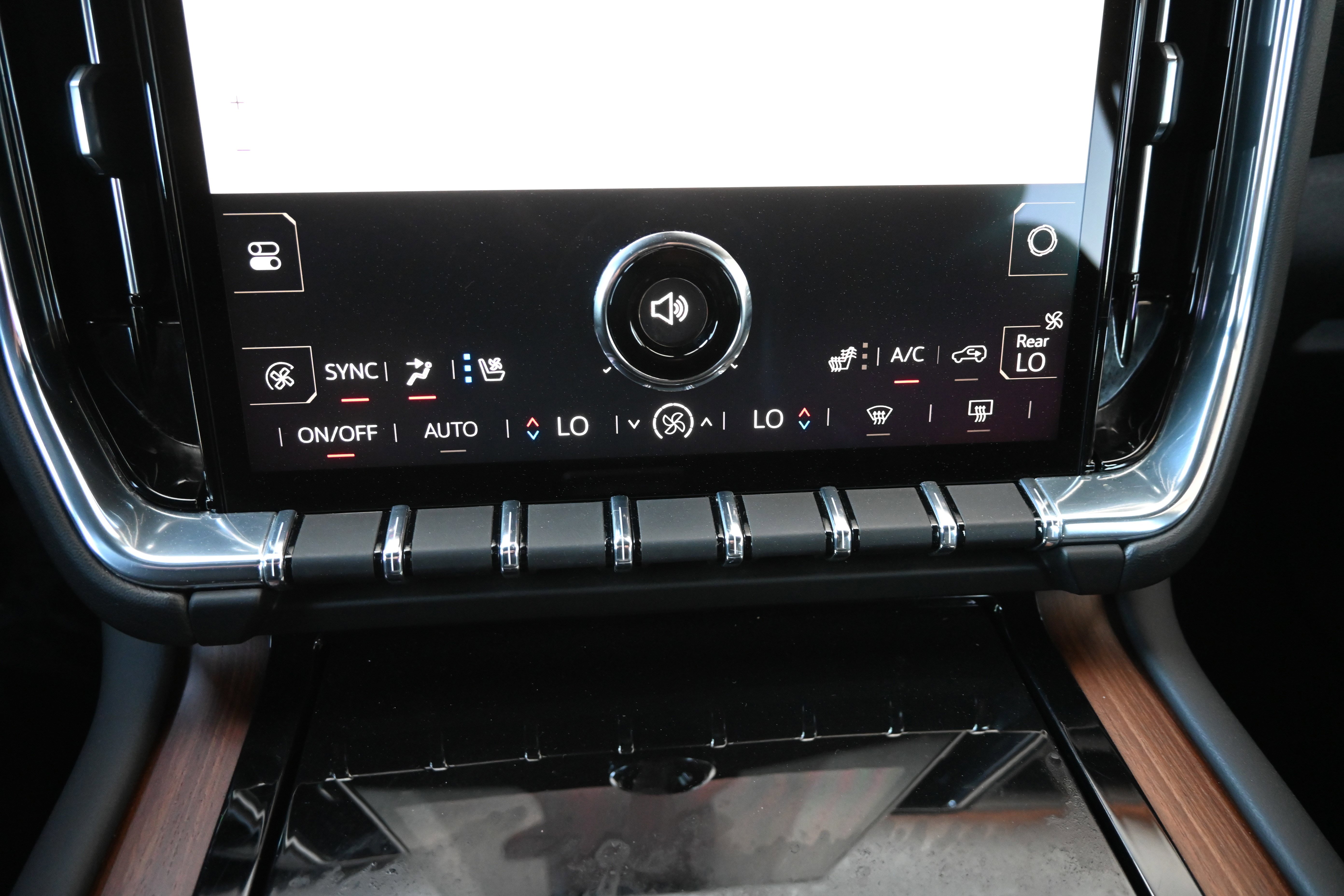 Used 2025 GMC Yukon Denali image 28