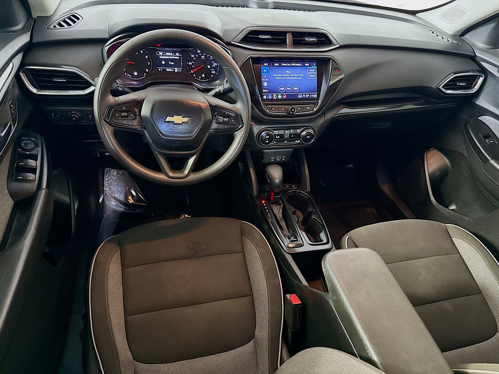 Used 2023 Chevrolet TrailBlazer LT w/ Convenience Package image 17