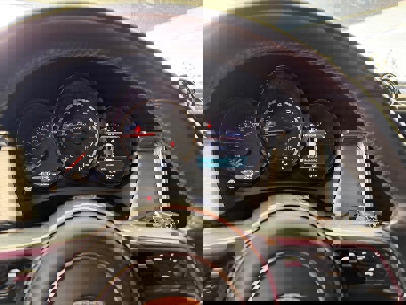 Used 2020 Porsche Macan Turbo image 39