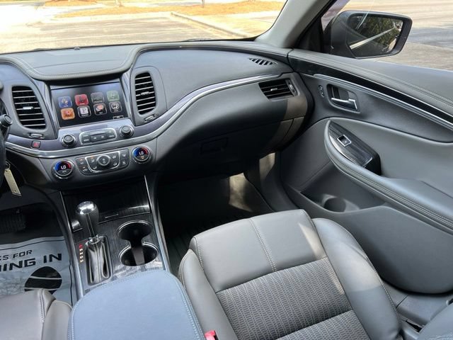 Used 2016 Chevrolet Impala LT w/ Convenience Package FWD image 26