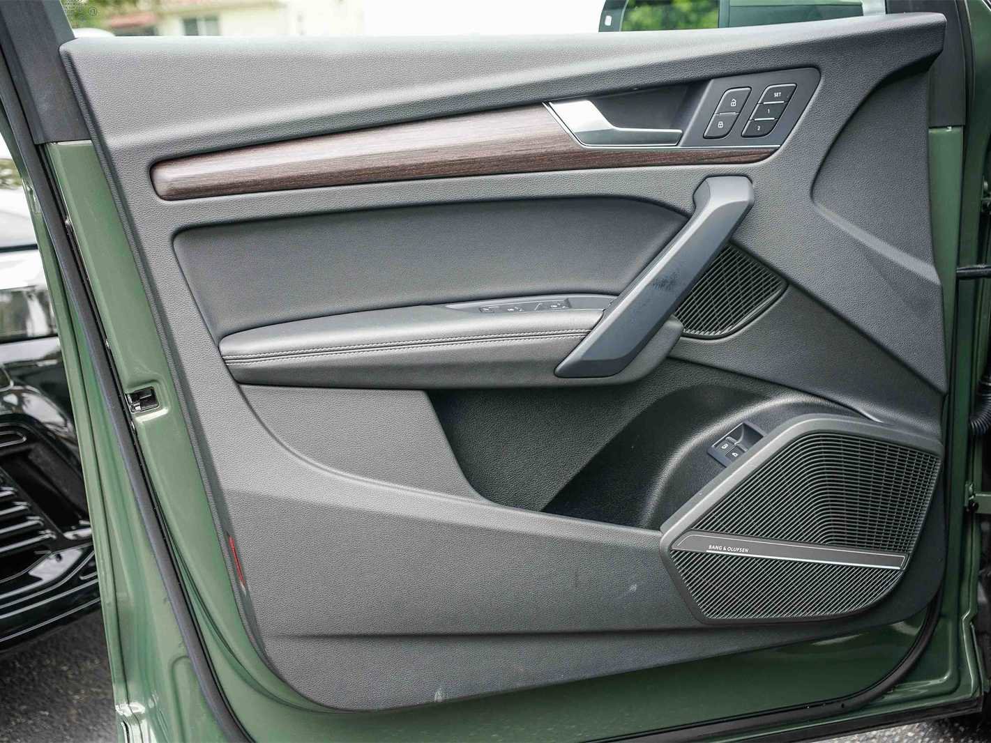 Used 2023 Audi Q5 e Premium Plus w/ Premium Plus Package image 19