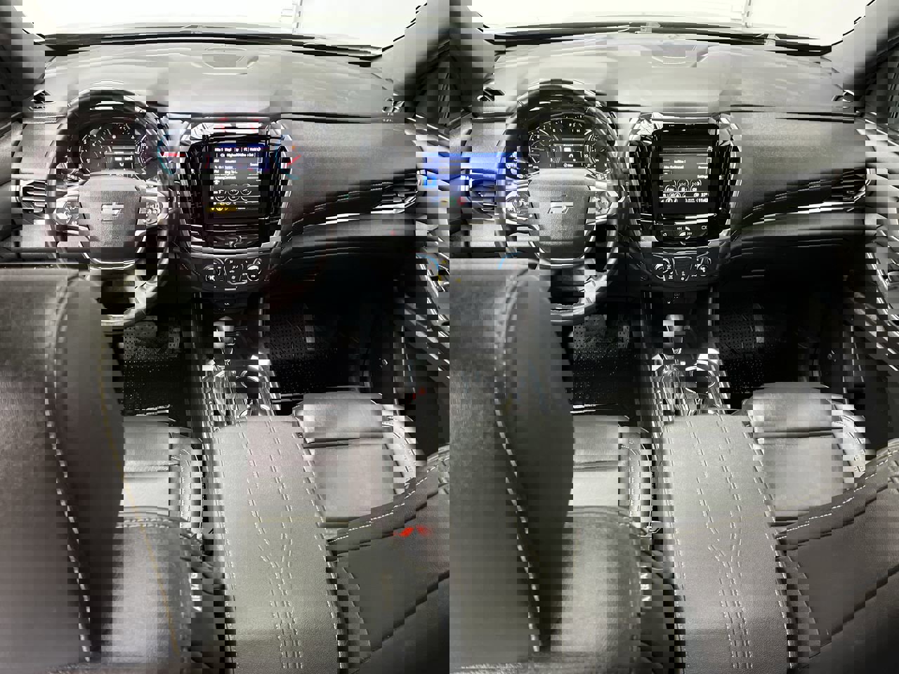 Certified 2023 Chevrolet Traverse LT w/ LT Premium Package image 4