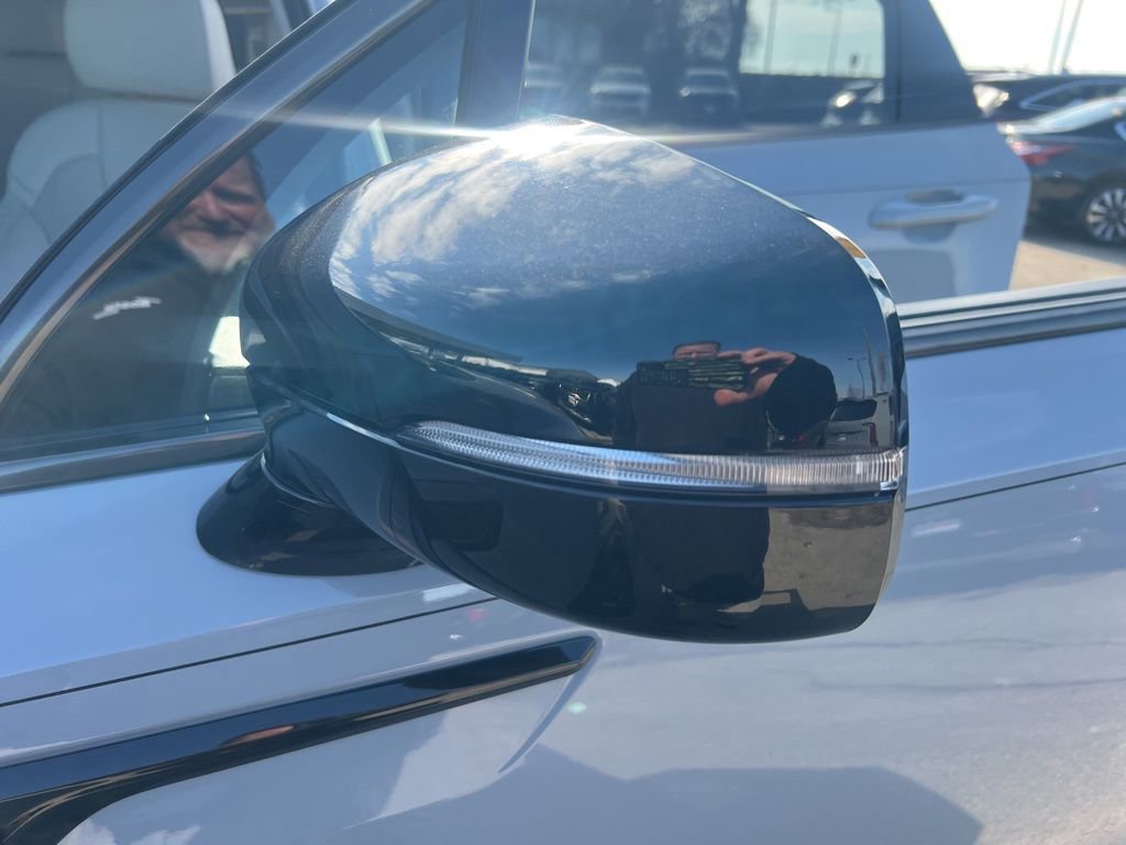 Certified 2023 Kia Sorento EX w/ Panoramic Sunroof Package image 29