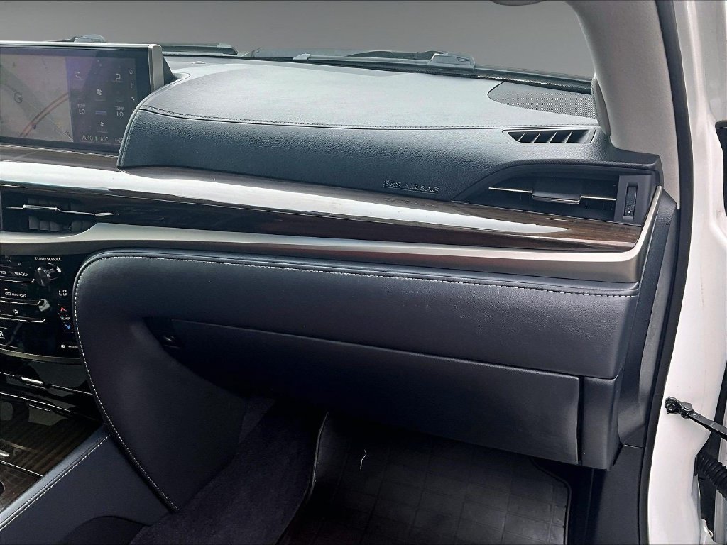 Used 2018 Lexus LX 570 4WD w/ Luxury Package image 13