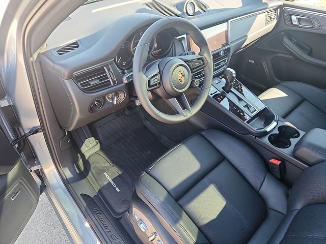 New 2026 Porsche Macan GTS image 4