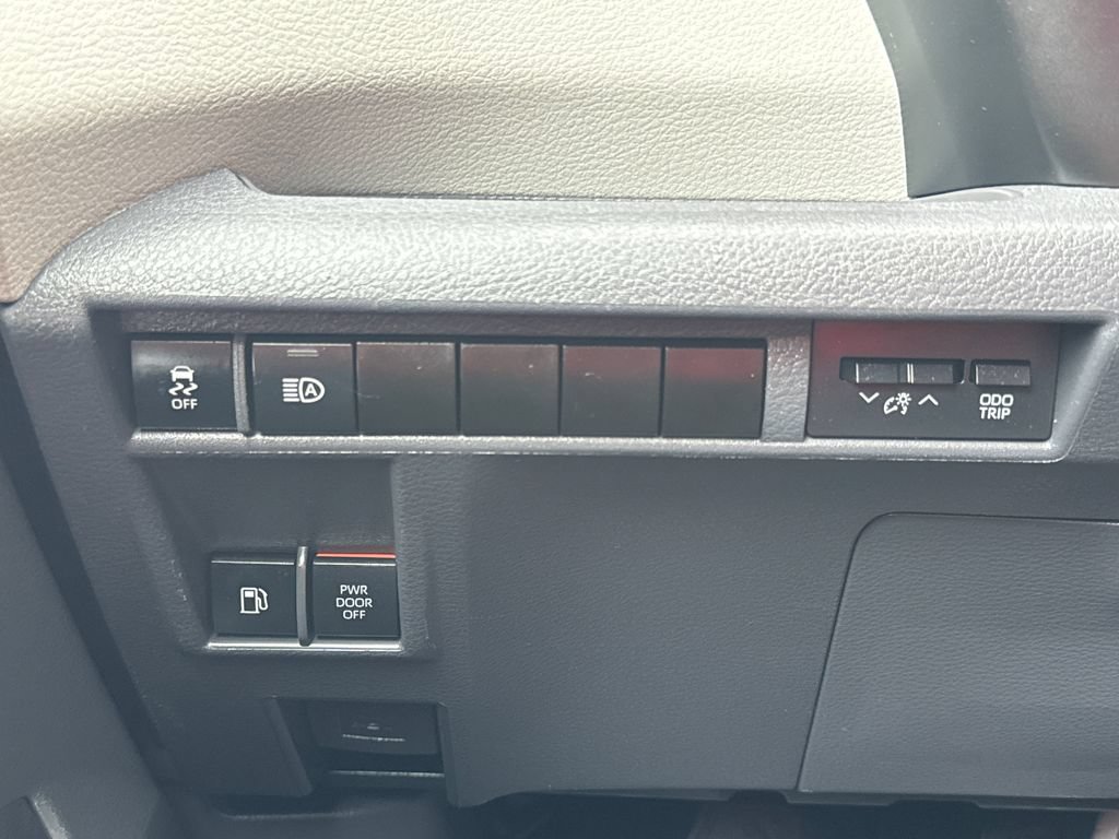 Used 2021 Toyota Sienna XLE w/ XLE Plus Package AWD/4WD image 34