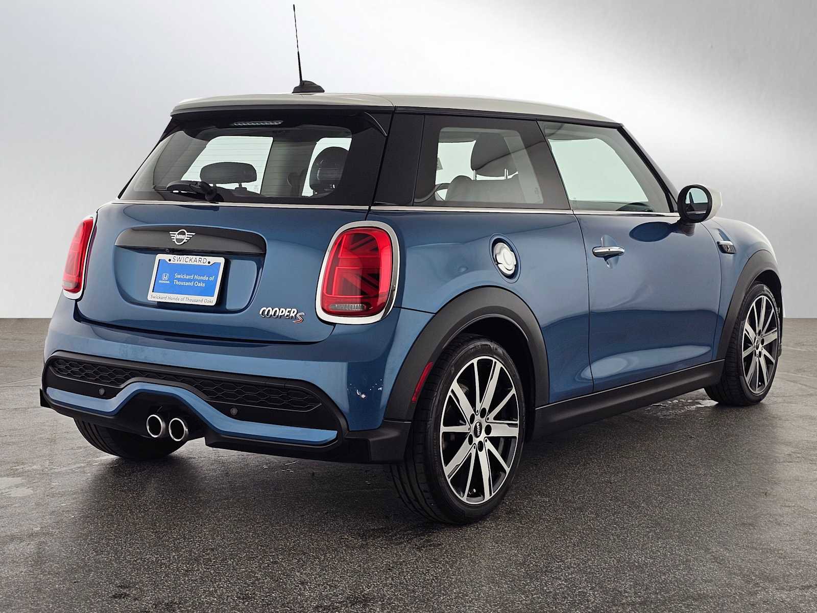 Used 2022 MINI Cooper S image 3