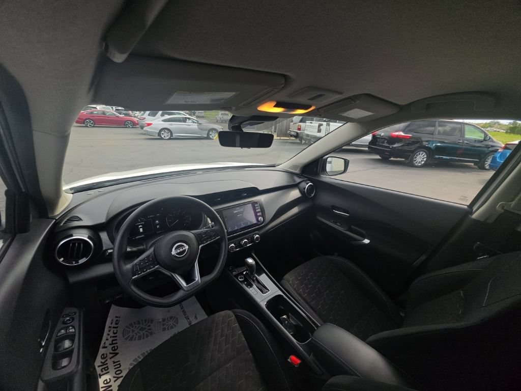 Used 2024 Nissan Kicks SV w/ Interior Electronics Package FWD image 28
