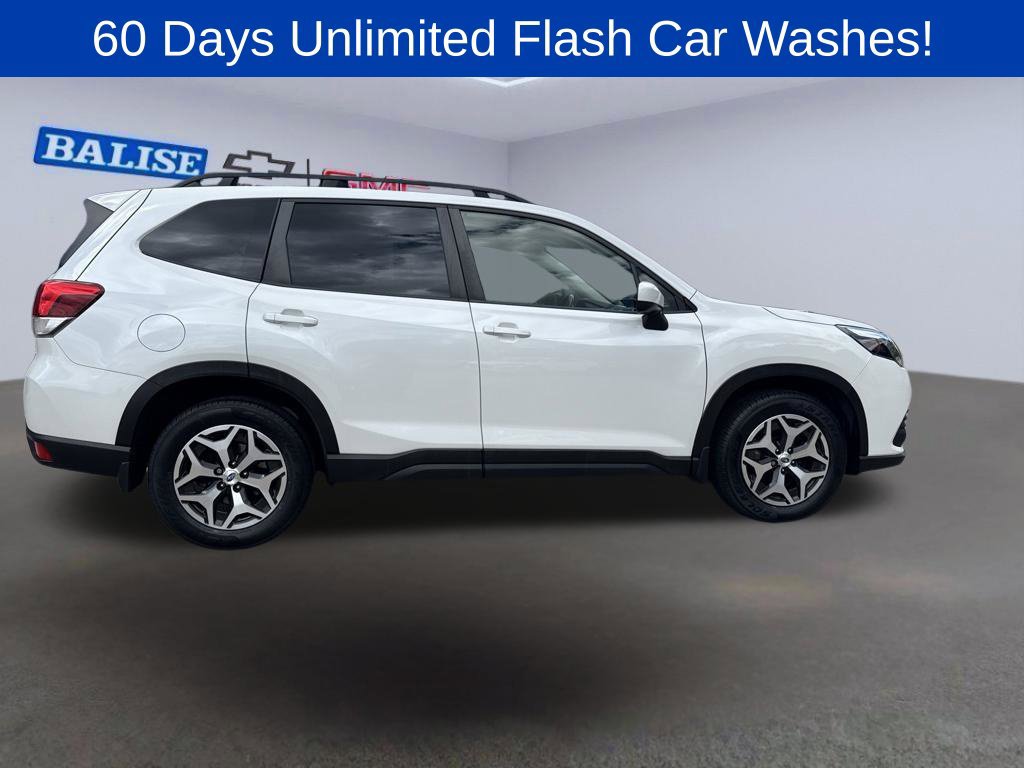 Used 2023 Subaru Forester Premium AWD/4WD image 3