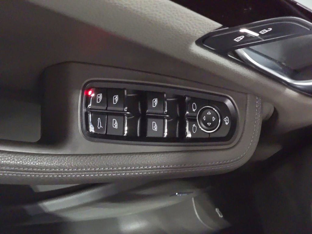 Certified 2019 Porsche Macan image 21