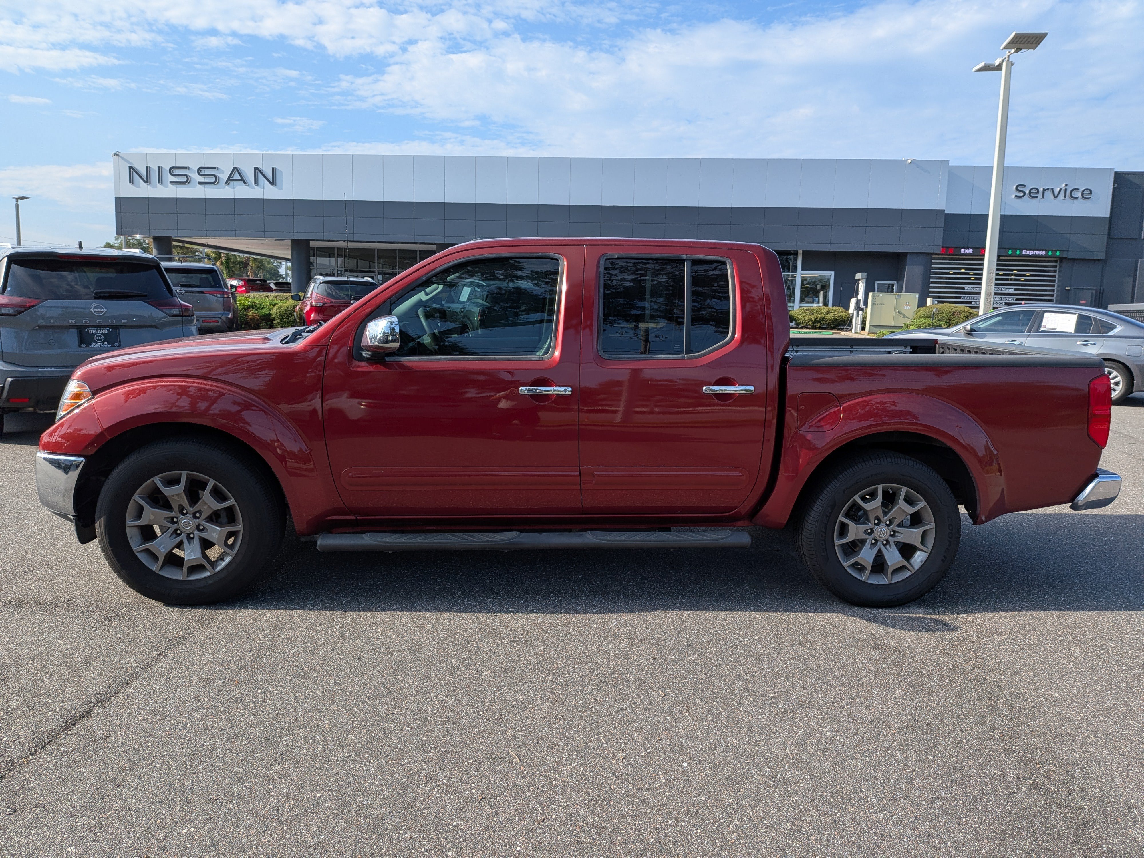 Used 2019 Nissan Frontier SL RWD image 7