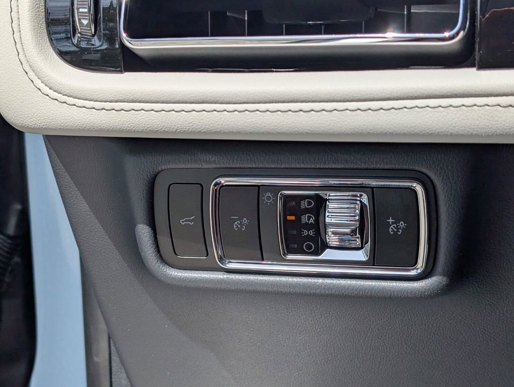 New 2026 Lincoln Aviator 2WD image 24