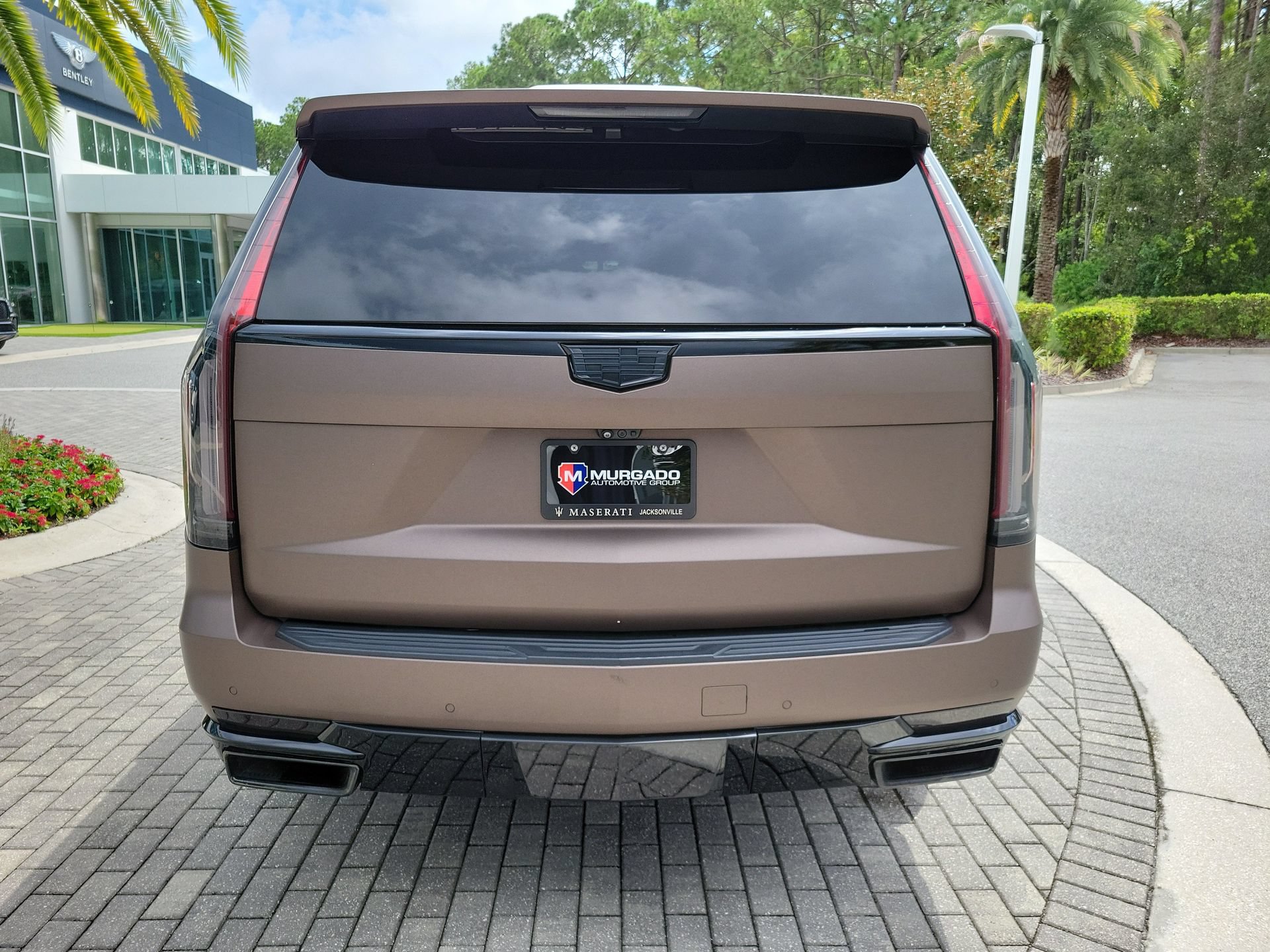 Used 2023 Cadillac Escalade Sport Platinum w/ Heavy-Duty Trailer Package AWD/4WD image 10