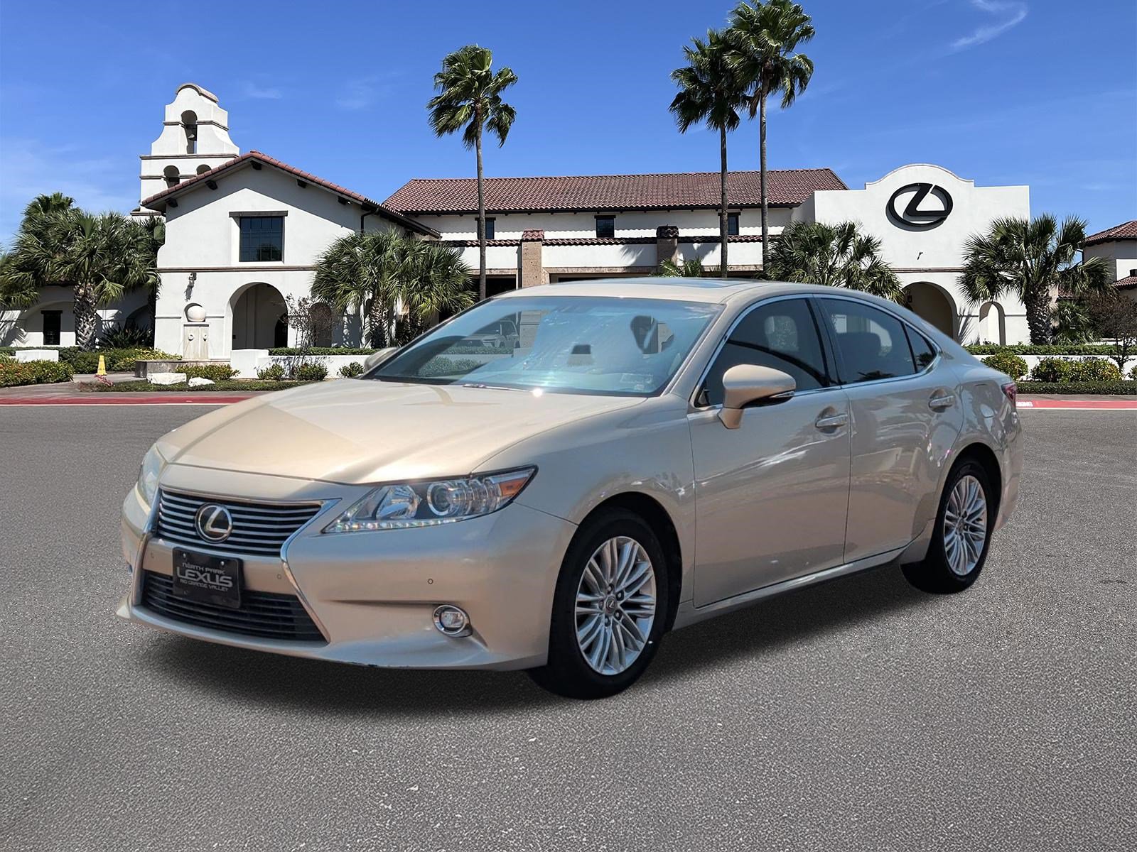Used 2015 Lexus ES 350 w/ Luxury Package FWD image 5
