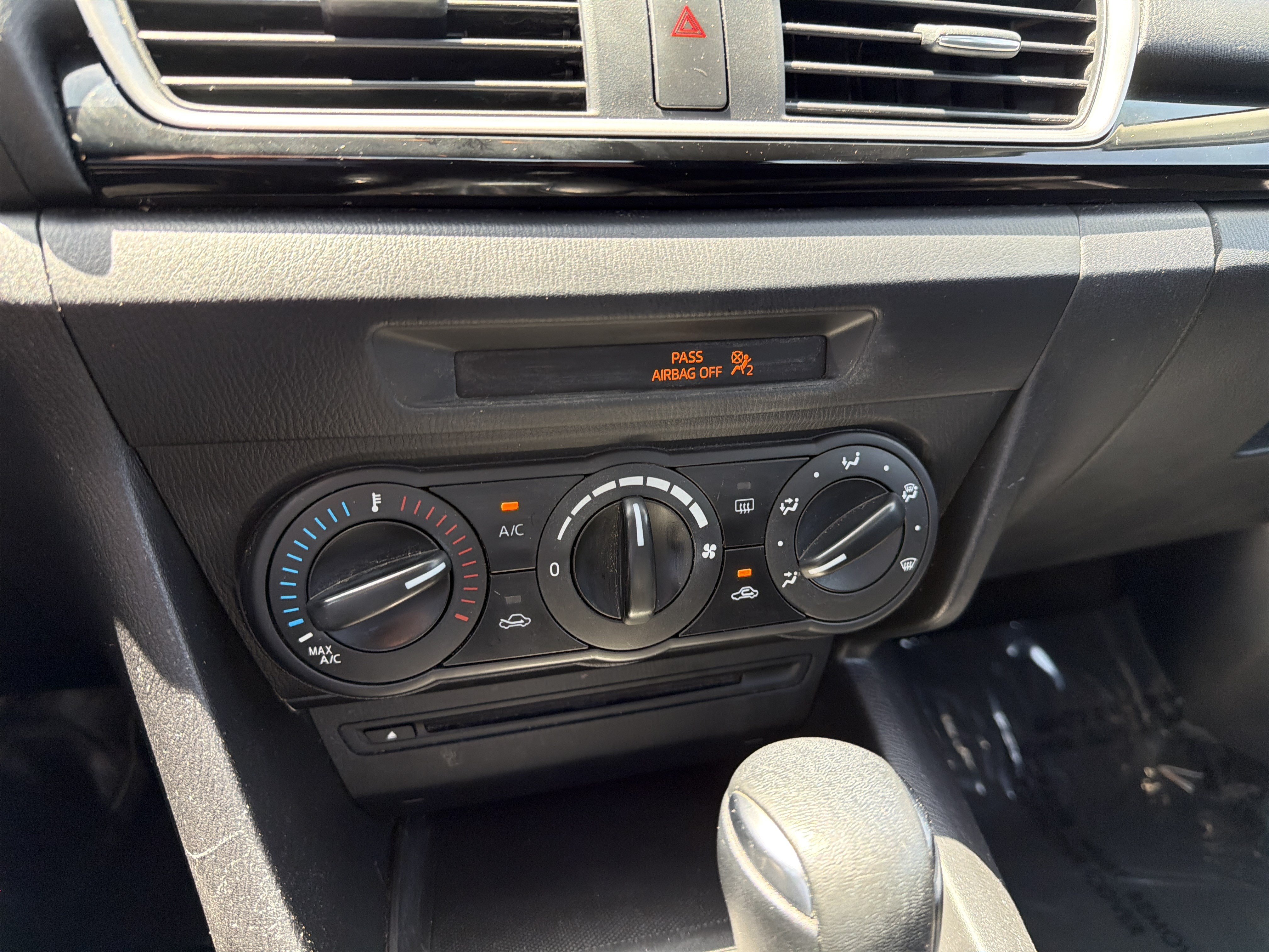 Used 2014 MAZDA MAZDA3 i Sport FWD image 20