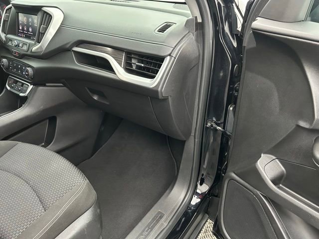 Used 2024 GMC Terrain SLE image 28