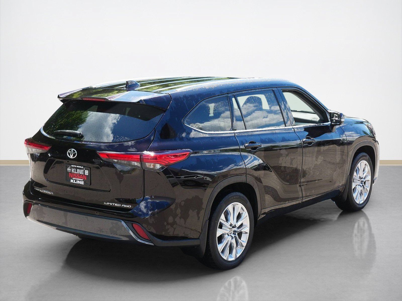 Used 2020 Toyota Highlander Limited AWD/4WD image 3