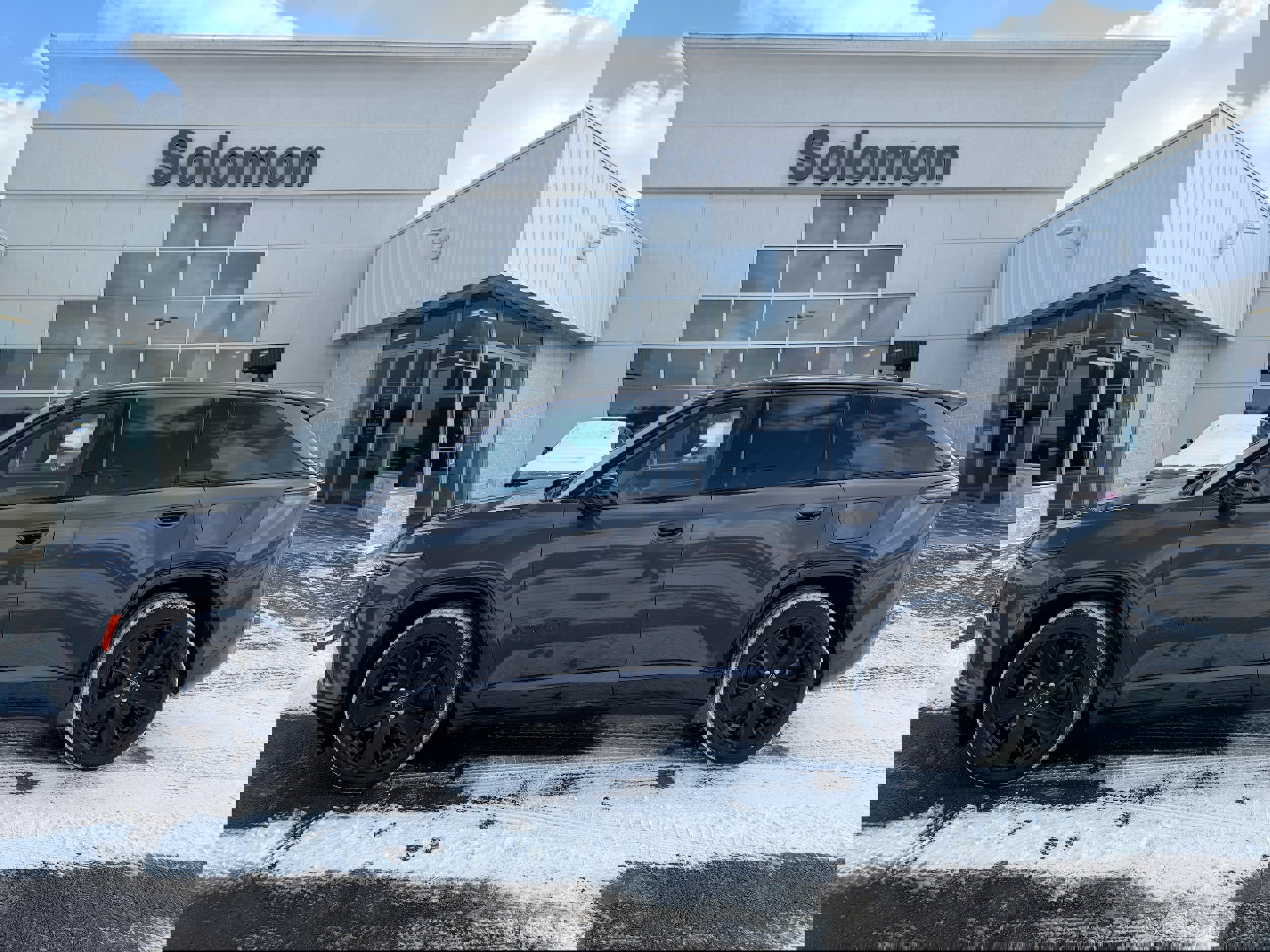 Used 2024 Jeep Wagoneer Launch Edition image 8