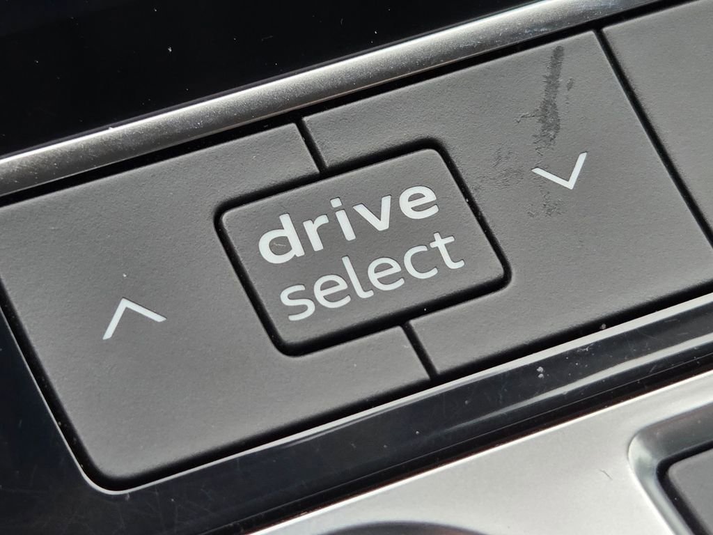 Used 2023 Audi Q7 2.0T Premium Plus AWD/4WD image 16