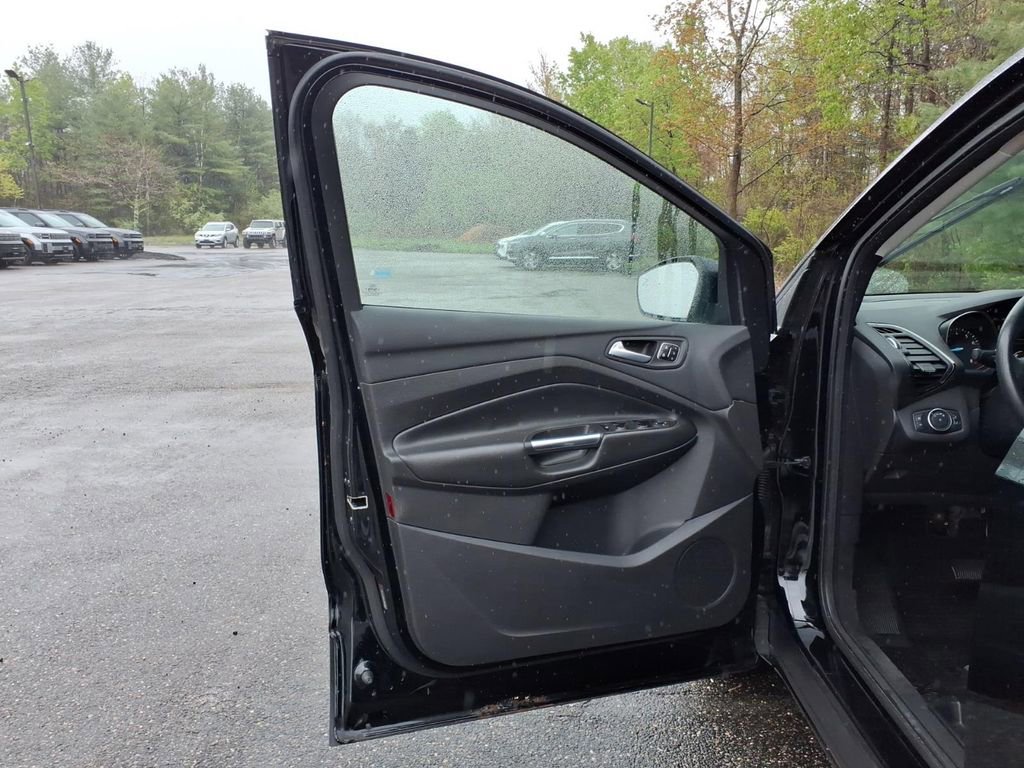 Used 2017 Ford Escape Titanium AWD/4WD image 20