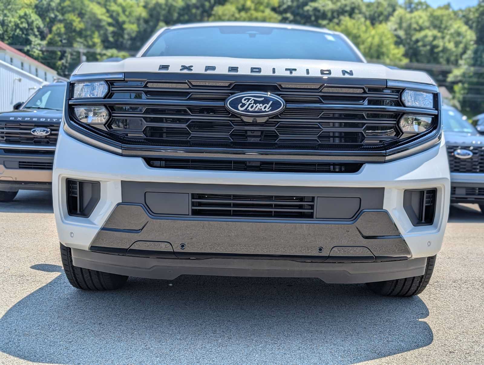 New 2027 Ford Expedition Max Platinum w/ Stealth Appearance Package AWD/4WD image 2
