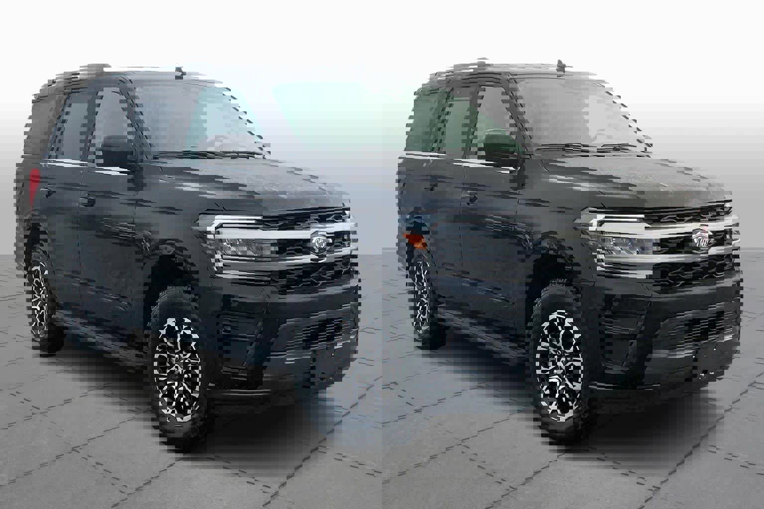 Used 2024 Ford Expedition XLT image 2