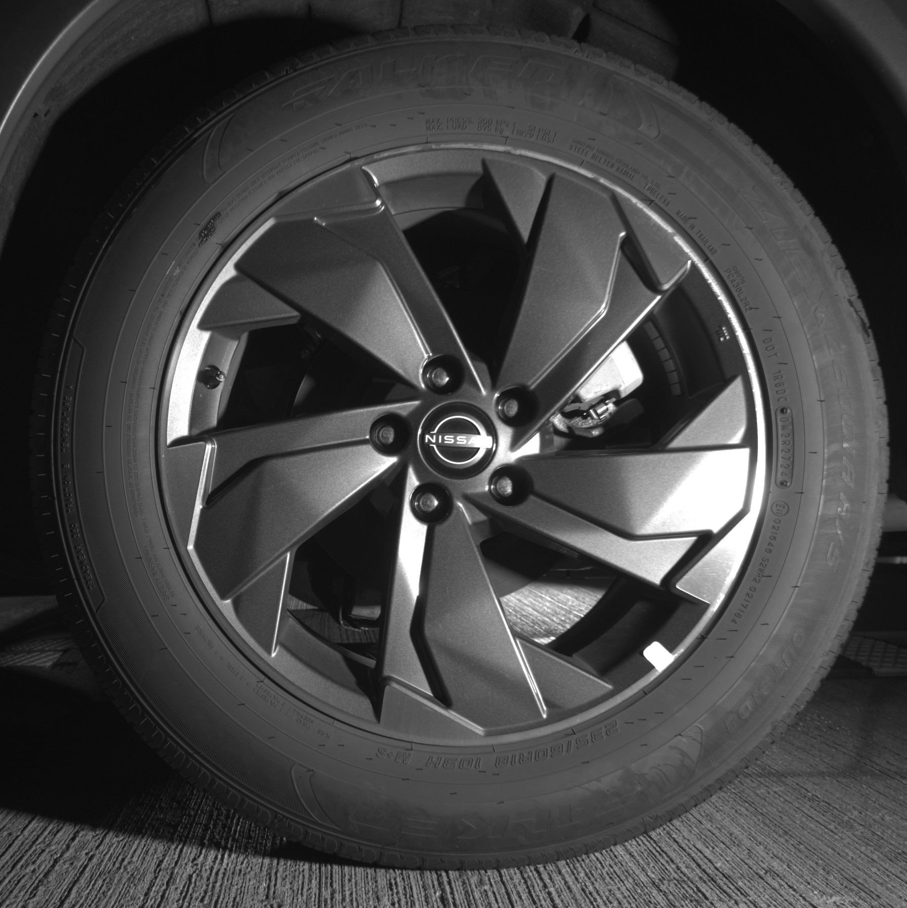 Used 2025 Nissan Rogue SV FWD image 14