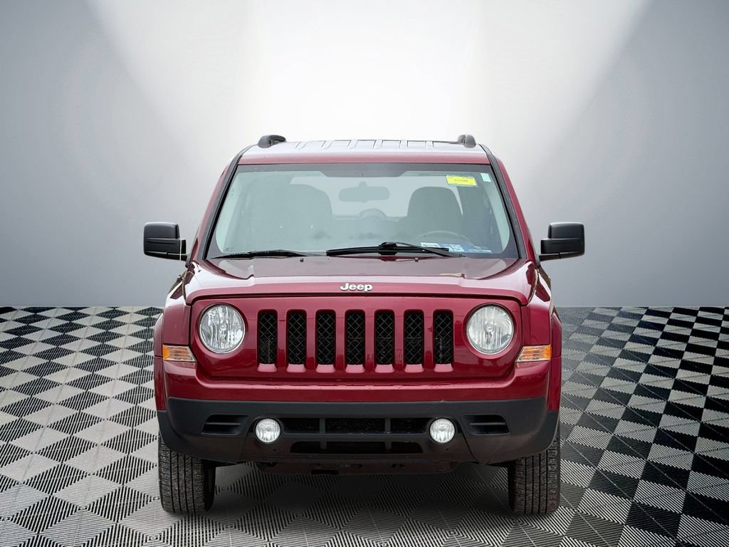 Used 2015 Jeep Patriot Latitude FWD image 2