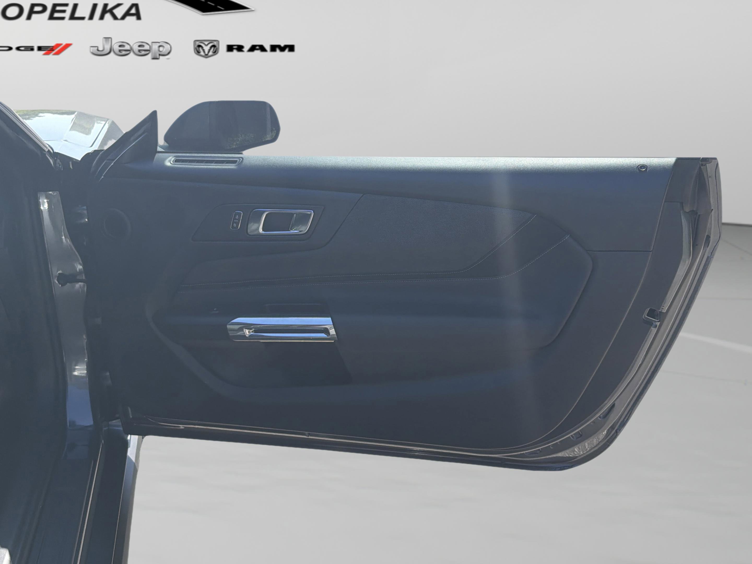 Used 2025 Ford Mustang GT RWD image 23