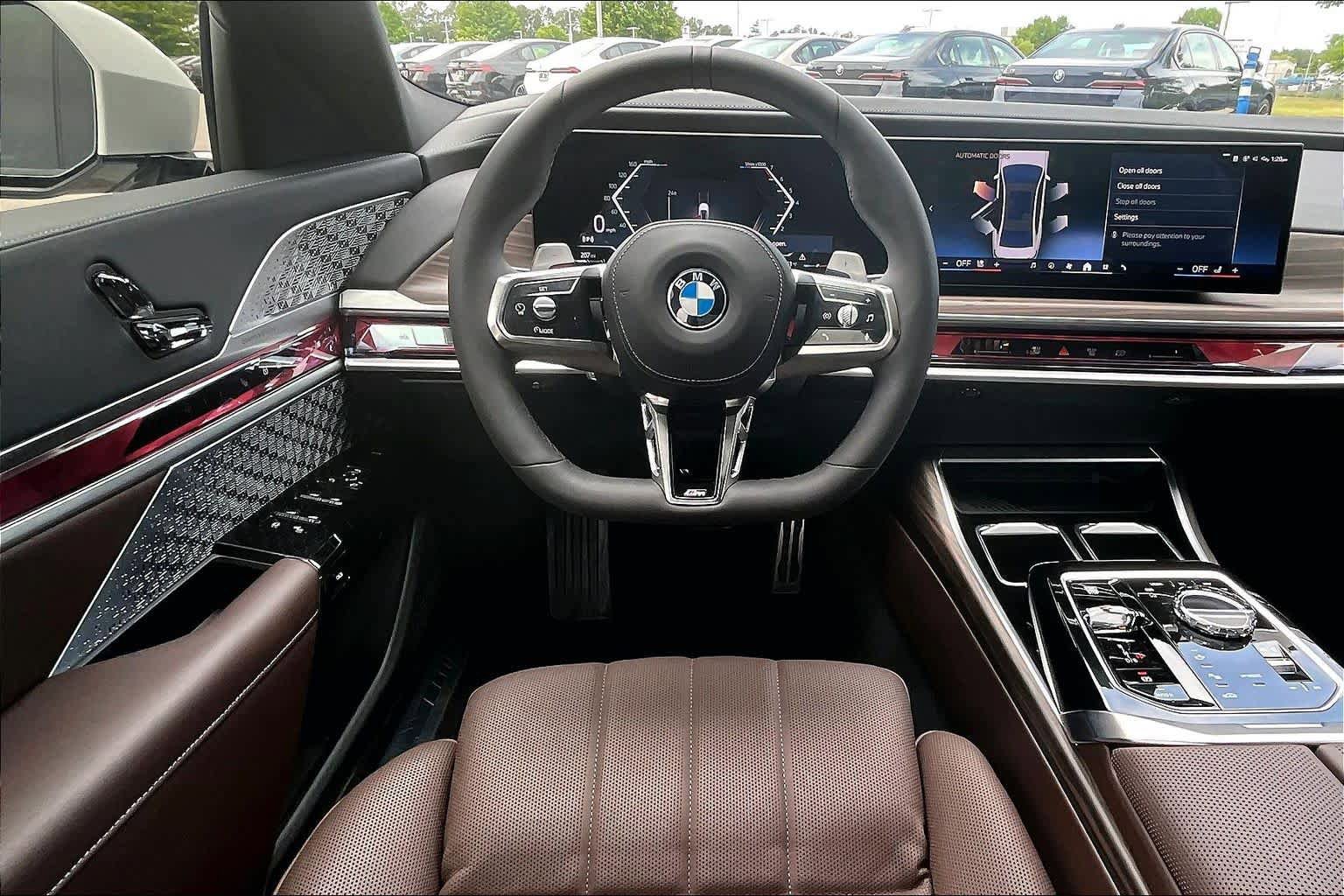 Used 2025 BMW 760i xDrive w/ Executive Package AWD/4WD image 5