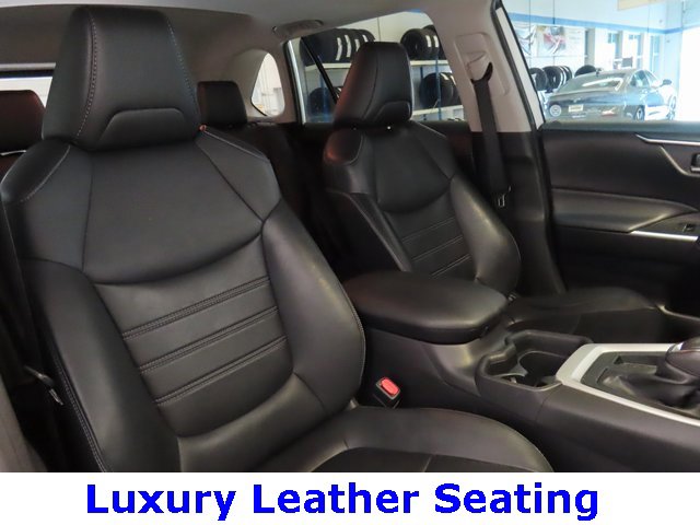 Used 2019 Toyota RAV4 XLE Premium image 7