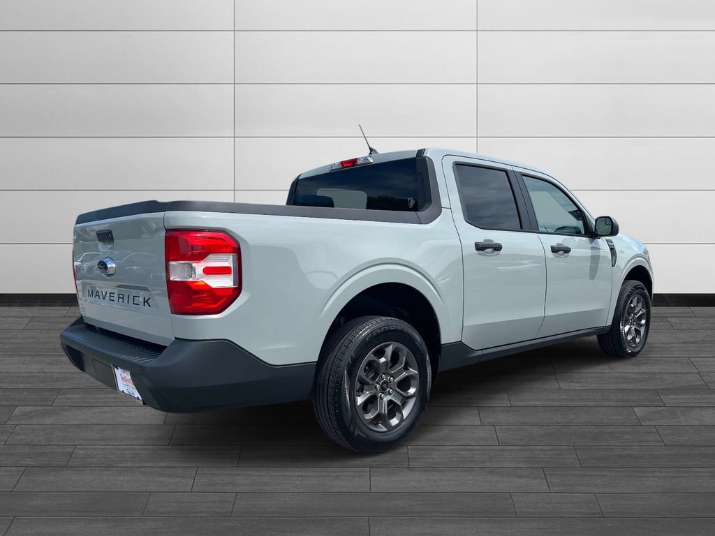 Used 2023 Ford Maverick XLT FWD image 3