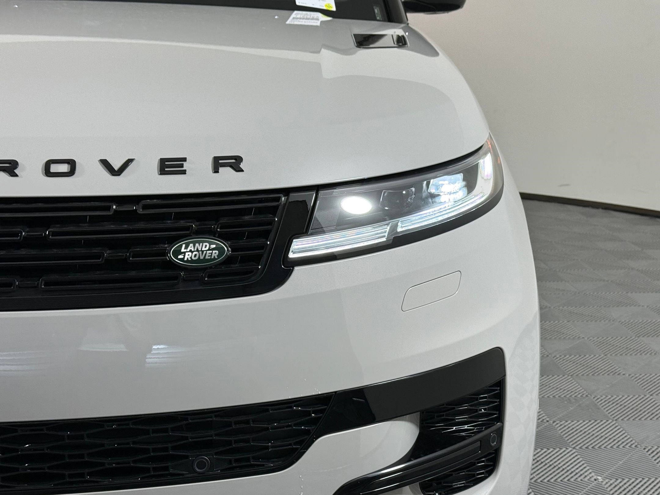 New 2026 Land Rover Range Rover Sport SE AWD/4WD image 20