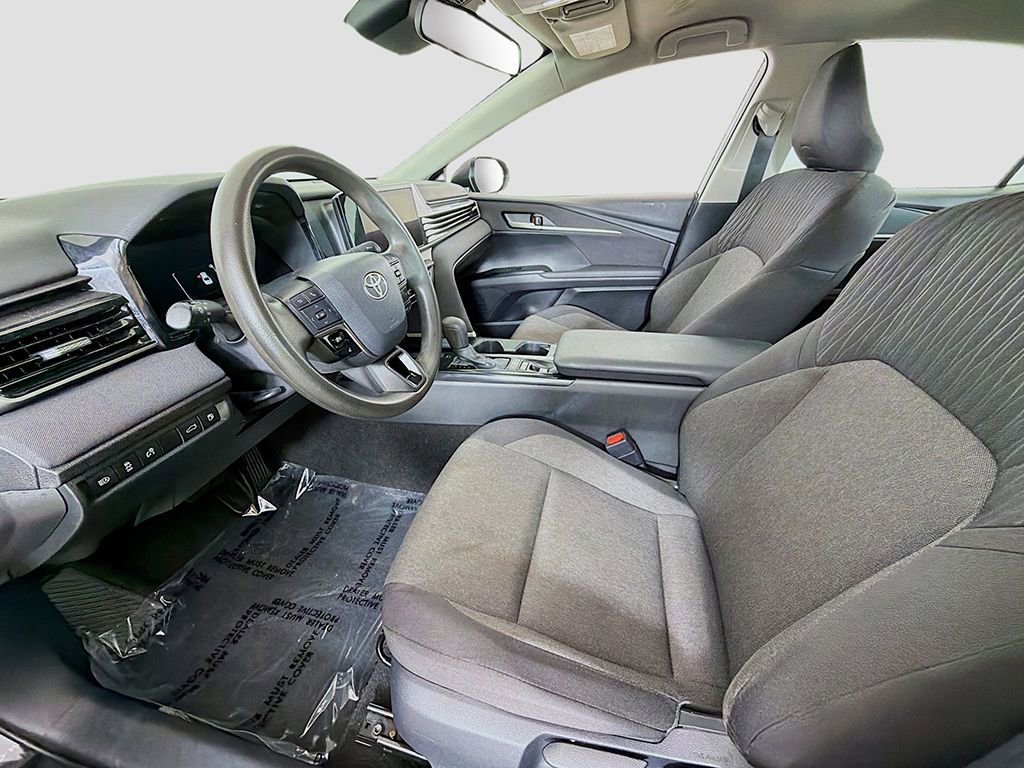 Used 2025 Toyota Camry LE image 19