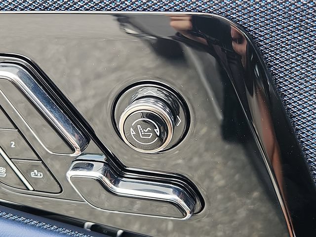 Certified 2025 Cadillac Optiq Luxury 2 AWD/4WD image 24