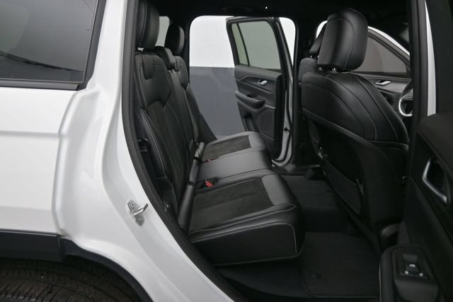 Used 2023 Jeep Grand Cherokee Altitude AWD/4WD image 15