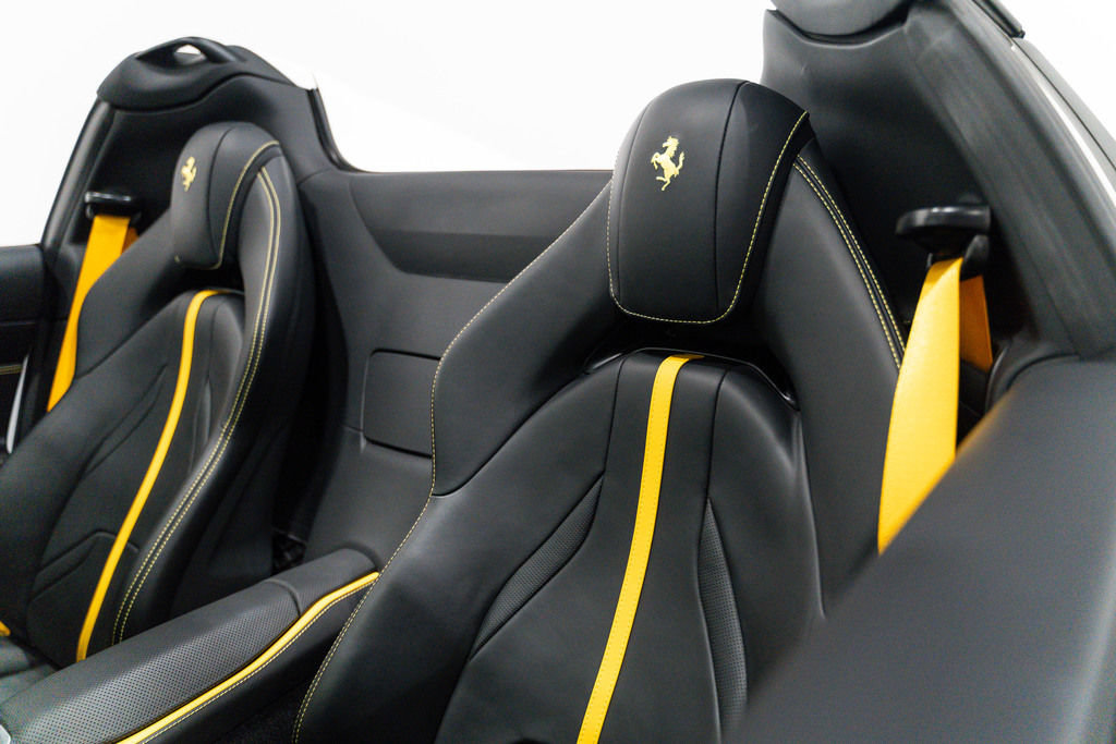 Used 2022 Ferrari 812 GTS RWD image 10
