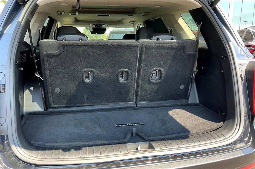 Used 2025 Hyundai Palisade Limited image 11