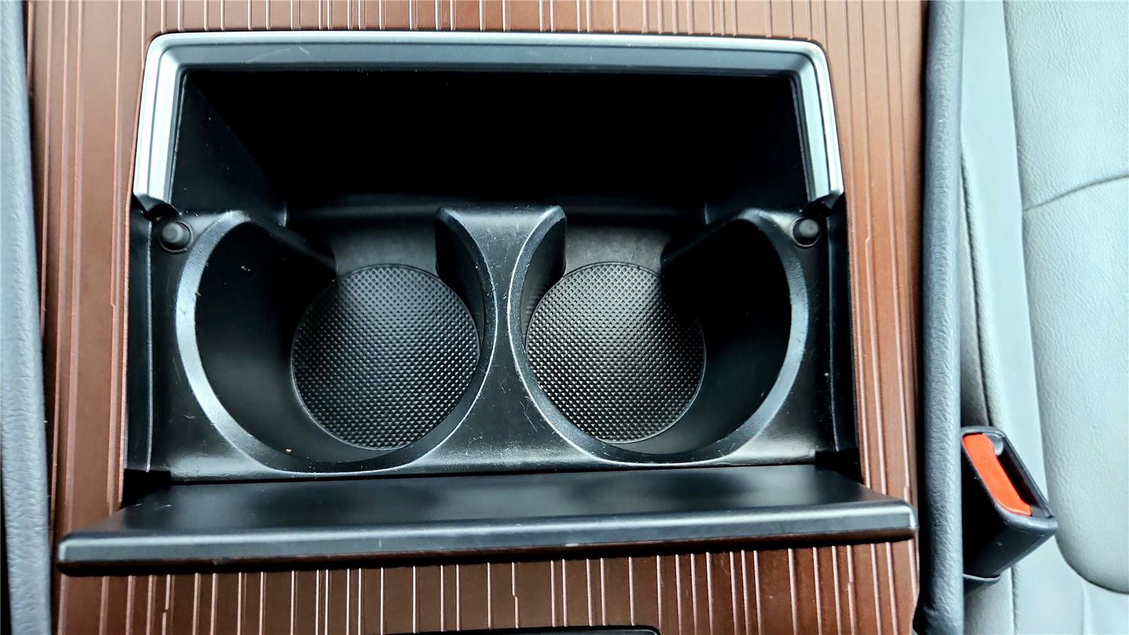 Used 2024 Toyota Sienna XLE image 36