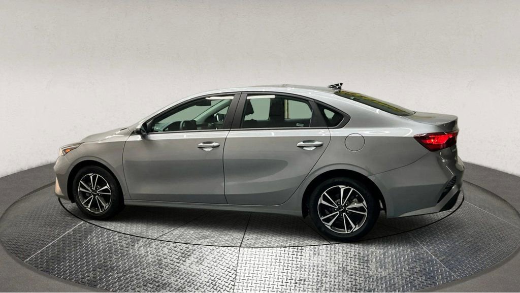 Used 2024 Kia Forte LXS image 5