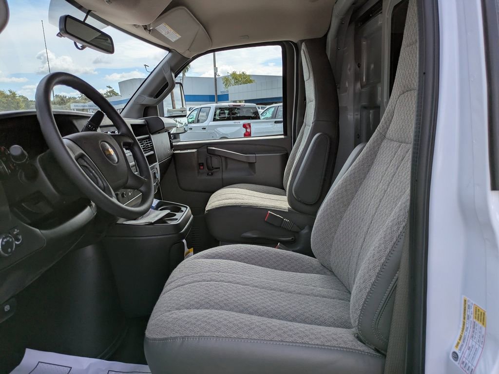New 2025 Chevrolet Express 3500 w/ Power Convenience Package image 20