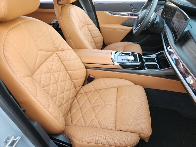 Used 2026 BMW 740i xDrive AWD/4WD image 12